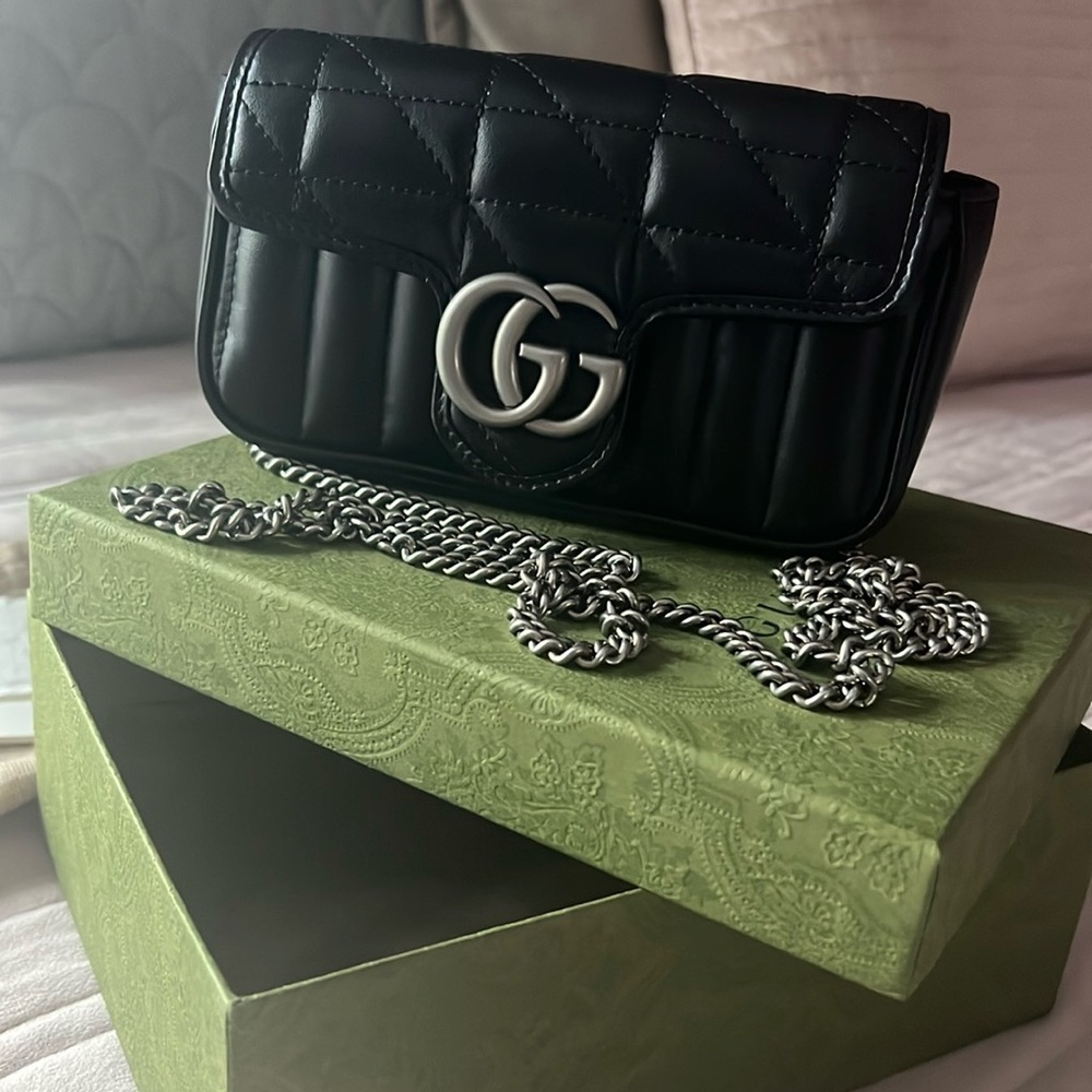 Gucci “authentic”
Never used, New without tags
mini GG Marmont shoulder bag